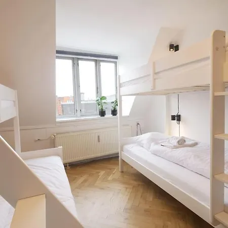 6 Persons Apartment