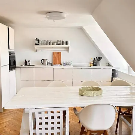 6 Persons Apartment